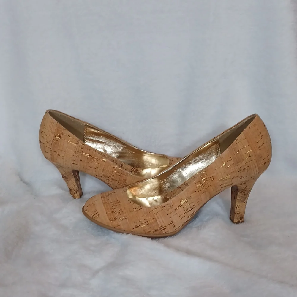 Euro Soft Sofft Cork & Gold Anabelle Heels Pumps Size 6.5 M - Picture 1 of 6
